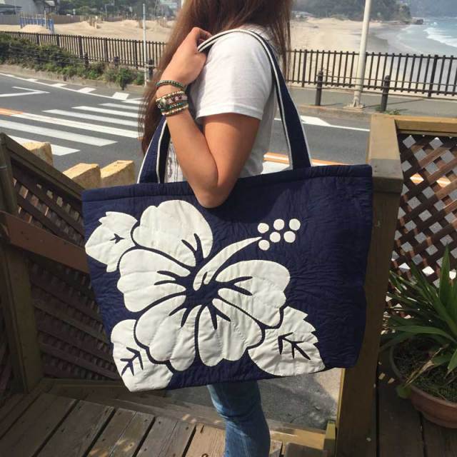 Hawaiianquiltハワイアンキルトバッグ ハイビスカス柄スクエアートート