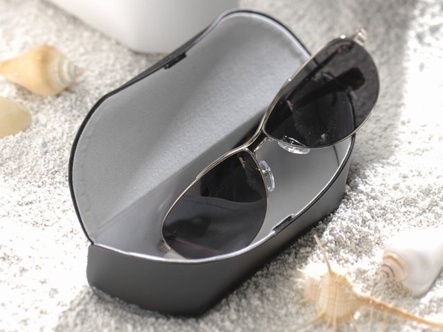 シンプル】【大型】ラージフレーム用のお洒落なサングラスケース