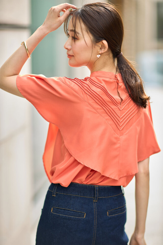 フリルケープブデコルテブラウス