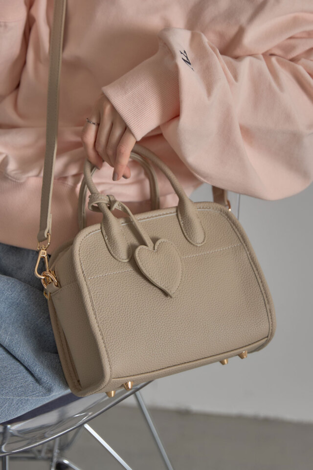 冨張愛さんコラボ】ハートチャームミニボストンバッグ