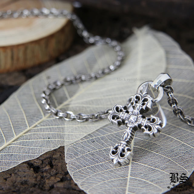 クロムハーツフィリグリークロスペンダントXSwithベイル＆ペーパー