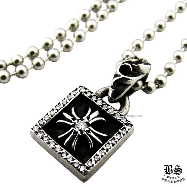 クロムハーツフレームドCHプラスチャームwithパヴェダイヤモンド