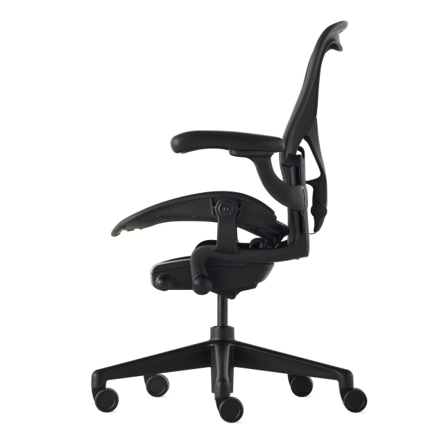 aeronchair-onyxultramatte-3.