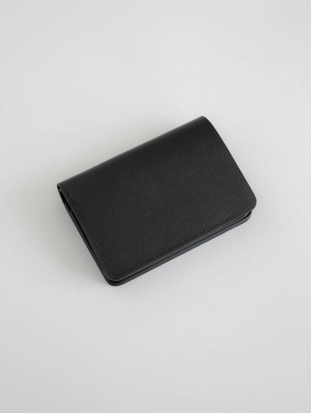 forme フォルメ｜ショートウォレット（black × black）Serpentine