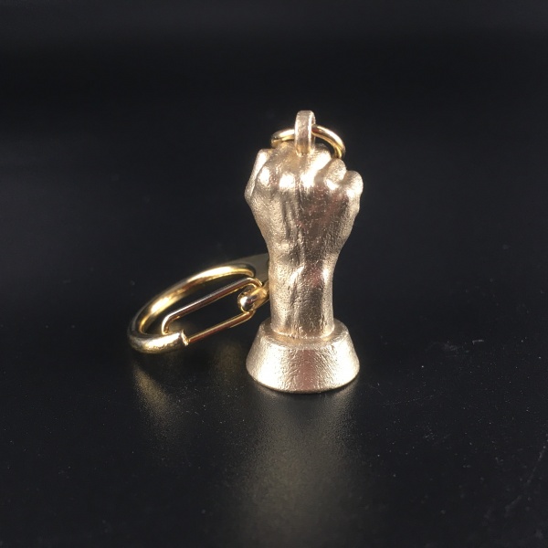 第39代WBA世界Sフェザー級チャンピオン 内山高志 右拳キーホルダー