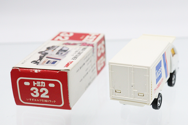 ミニカーショップ ケンボックス トミカ 赤箱(日本製)☆32☆いすゞ