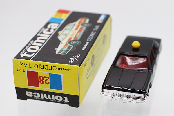 ミニカーショップ ケンボックス トミカ 黒箱☆28☆日産セドリック