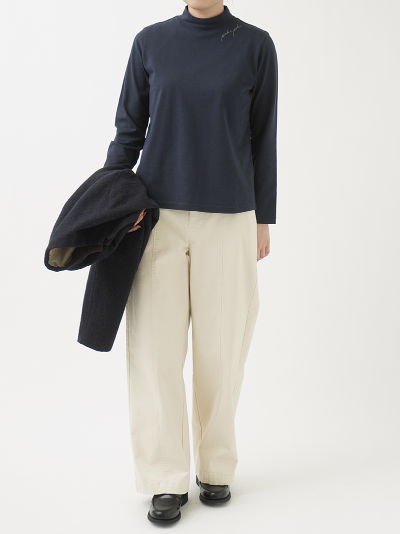 コットン天竺 ハイネック刺繍長袖Tシャツ