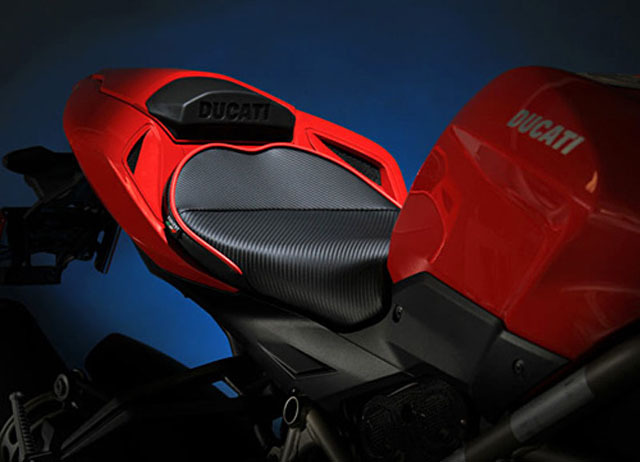 Sargent ワールドスポーツ パフォーマンスシート DUCATI StreetFighter