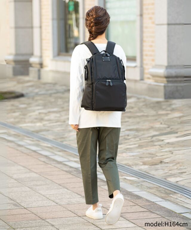 4万人以上のママが選んだ マザーズリュック ビックサイズ(23L