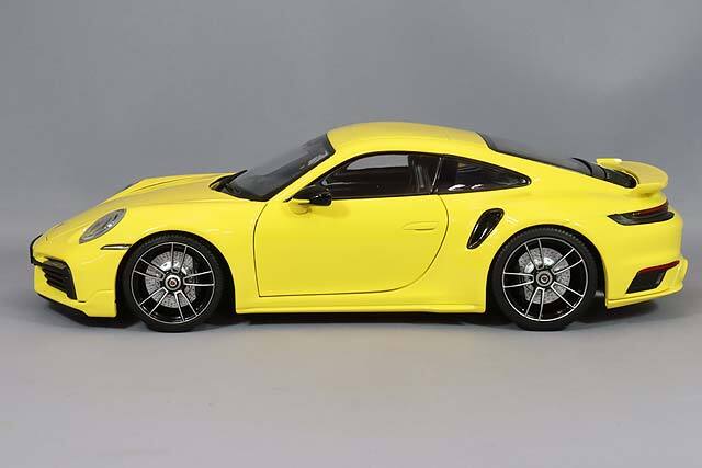 ミニチャンプス 1/18 ポルシェ 911 (992) ターボS クーペ スポーツ