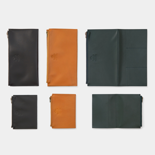 TF パスポートサイズ レザージッパーケース 黒 (07100627)