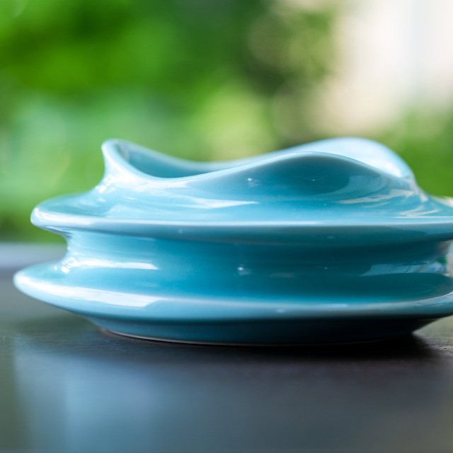 青白磁花器 （木箱付） 作家「市川博一」