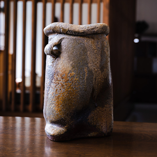 共箱付】備前焼耳付花入（CR-076） 作家「クリストファーレイヴェン