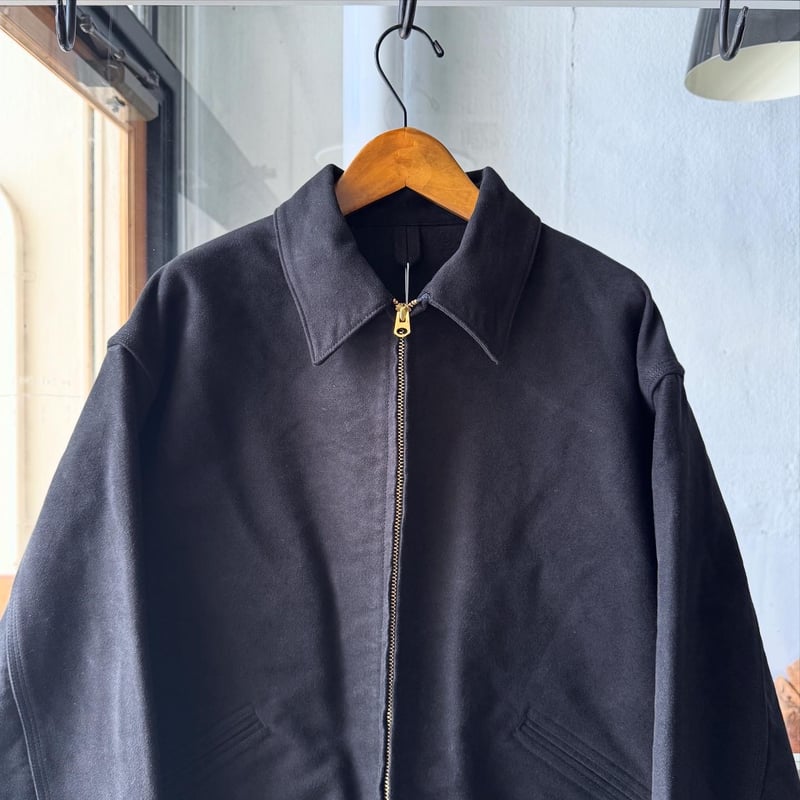 COMOLI モールスキン ジップショートジャケット | Less Higashikawa