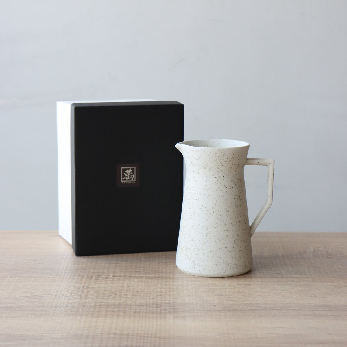 畑萬陶苑 Vase with handle | 和食器通販 有田焼 山忠｜おしゃれで