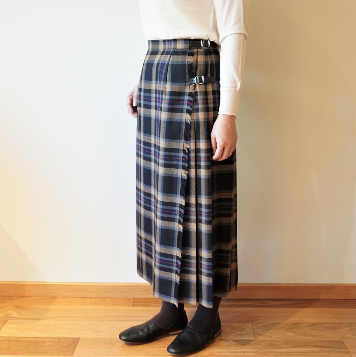 O'NEIL OF DUBLIN／3ベルトウールキルト巻スカート【83cm丈】 | Beign