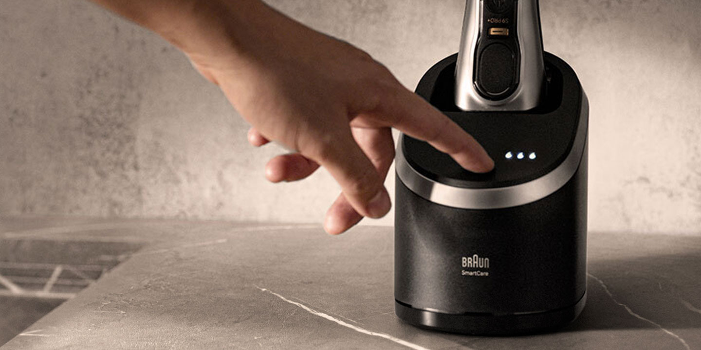 自動アルコール洗浄器 | 電気シェーバー（髭剃り）ならブラウン