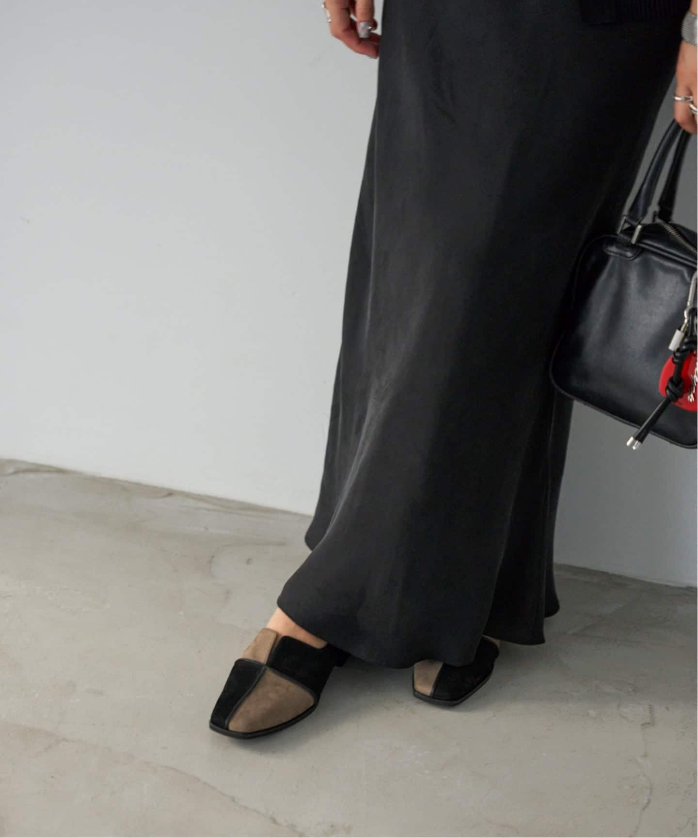 GRISEレザースクエアクロスシームアンクルフラット（フラットシューズ