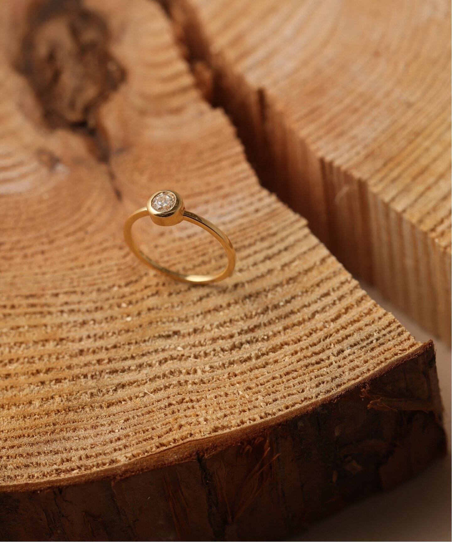 lilas スピックアンドスパンフクリン18k ダイヤリング13号