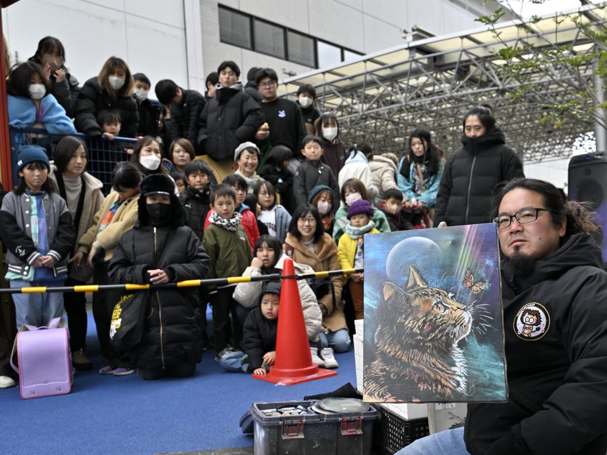 長崎で「スプレーアートエデン」の初イベント 「ファイアー」の歓声も