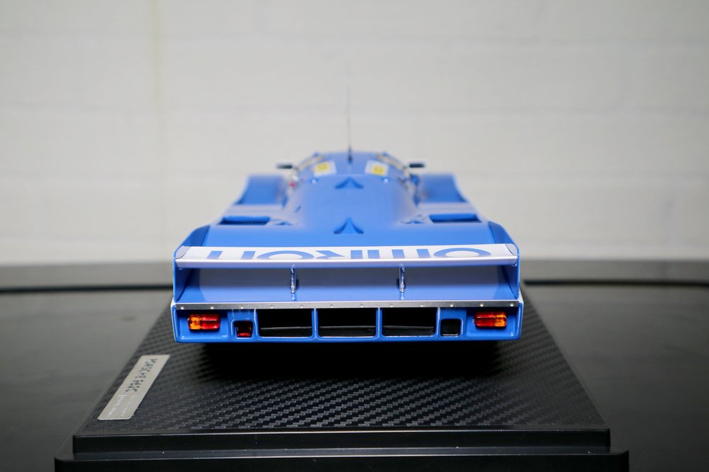 Ignition Model - 1/18 OMRON Porsche 962C #55 1989 Le Mans