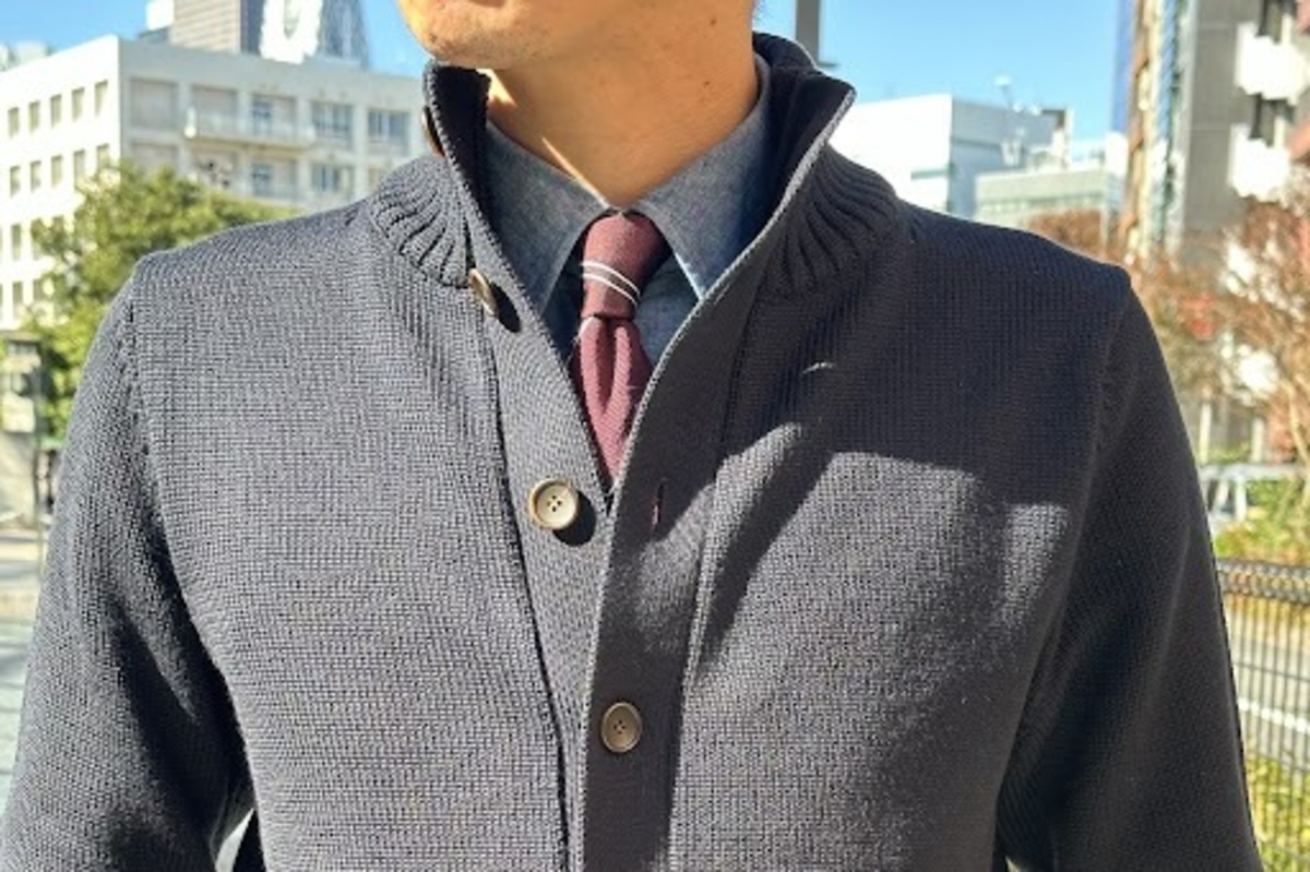 再入荷】スタンドカラーカーディガンの着こなし | 読む、鎌倉シャツ