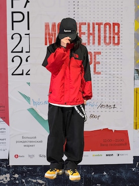 THE NORTH FACEのマウンテンパーカー（レッド系）を使った人気