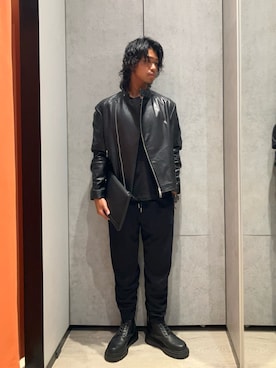 ARMANI EXCHANGEのライダースジャケットを使った「レザージャケット