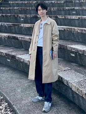 BURBERRYのステンカラーコート（ベージュ系）を使った人気ファッション