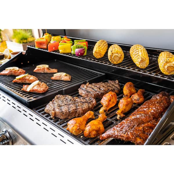 Nexgrill Deluxe 4-Burner Natural Gas Grill in Black with Ceramic