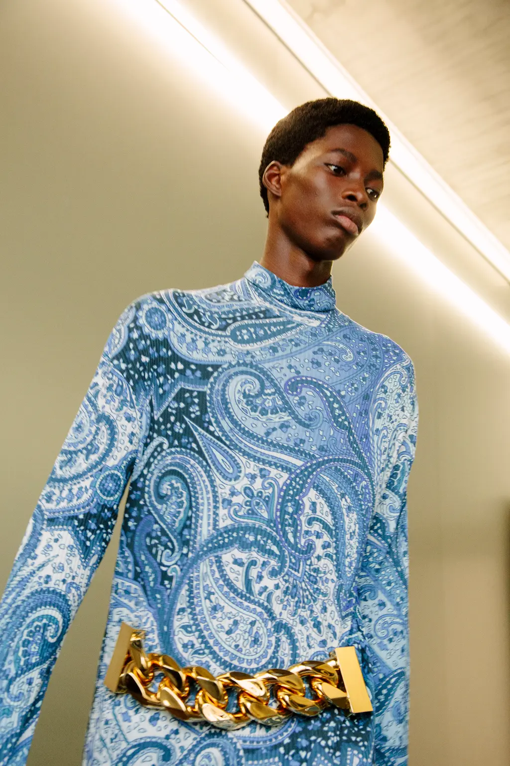 Hope in the burning house at JW Anderson - The Face