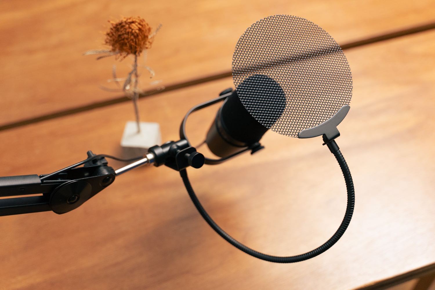 マイクに当たる息を分散させる。『Dicon Audio ポップガード