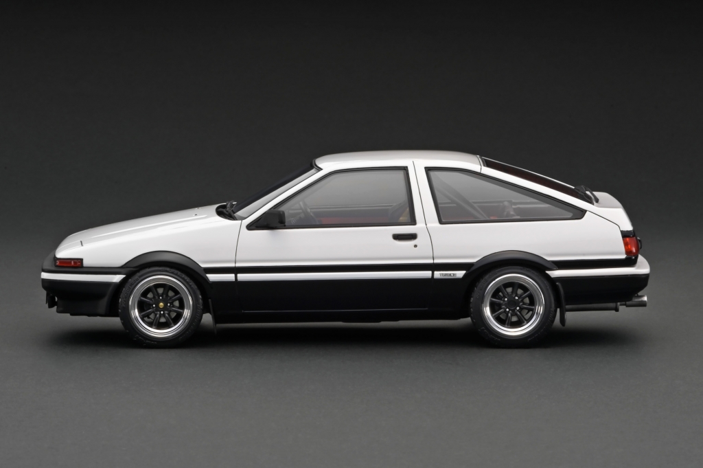 予告：1/18 エンジン付WEB限定「トレノ 3Dr GT Apex (AE86) White