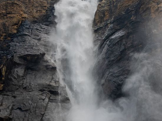 世界遺産カナディアンロッキー ヨーホー国立公園＆モレーン湖