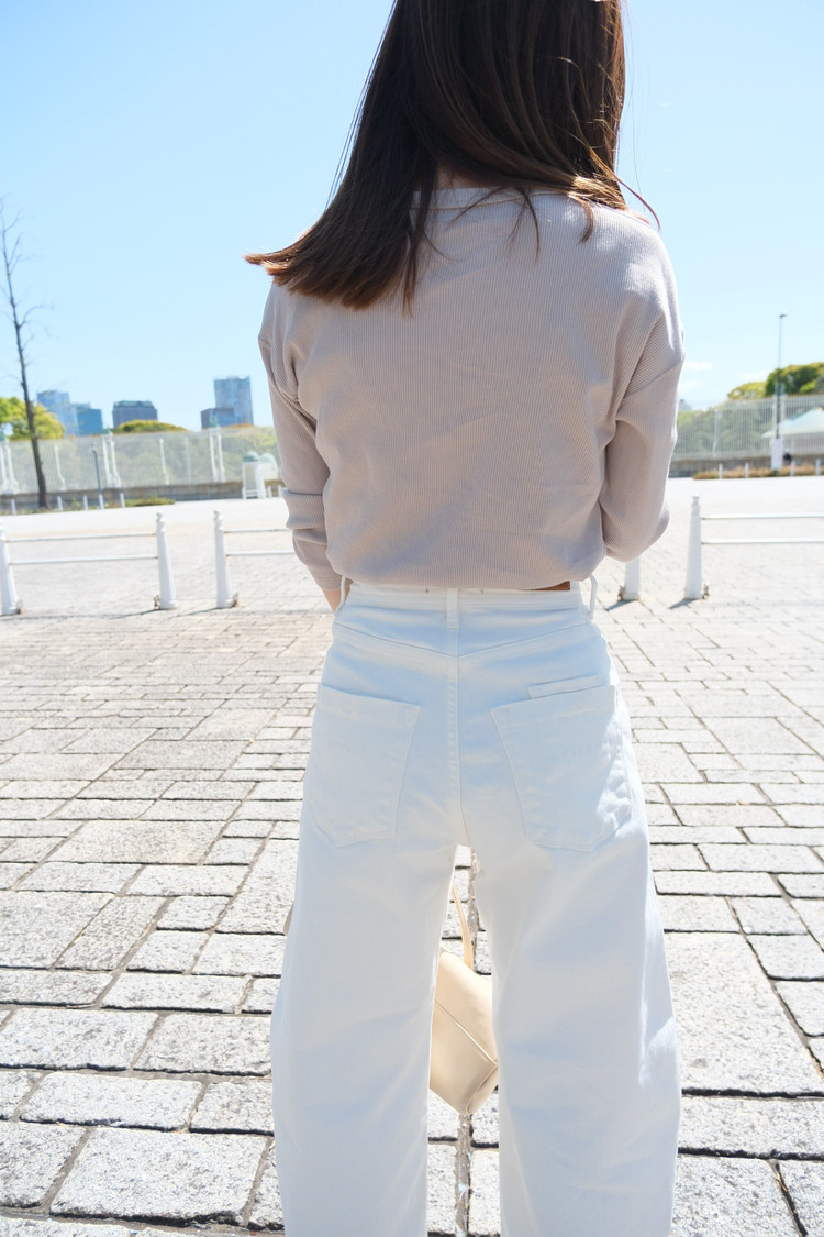 春に履きたい白デニム♥ヤヌークのカーブワイドデニムに新色ホワイトが