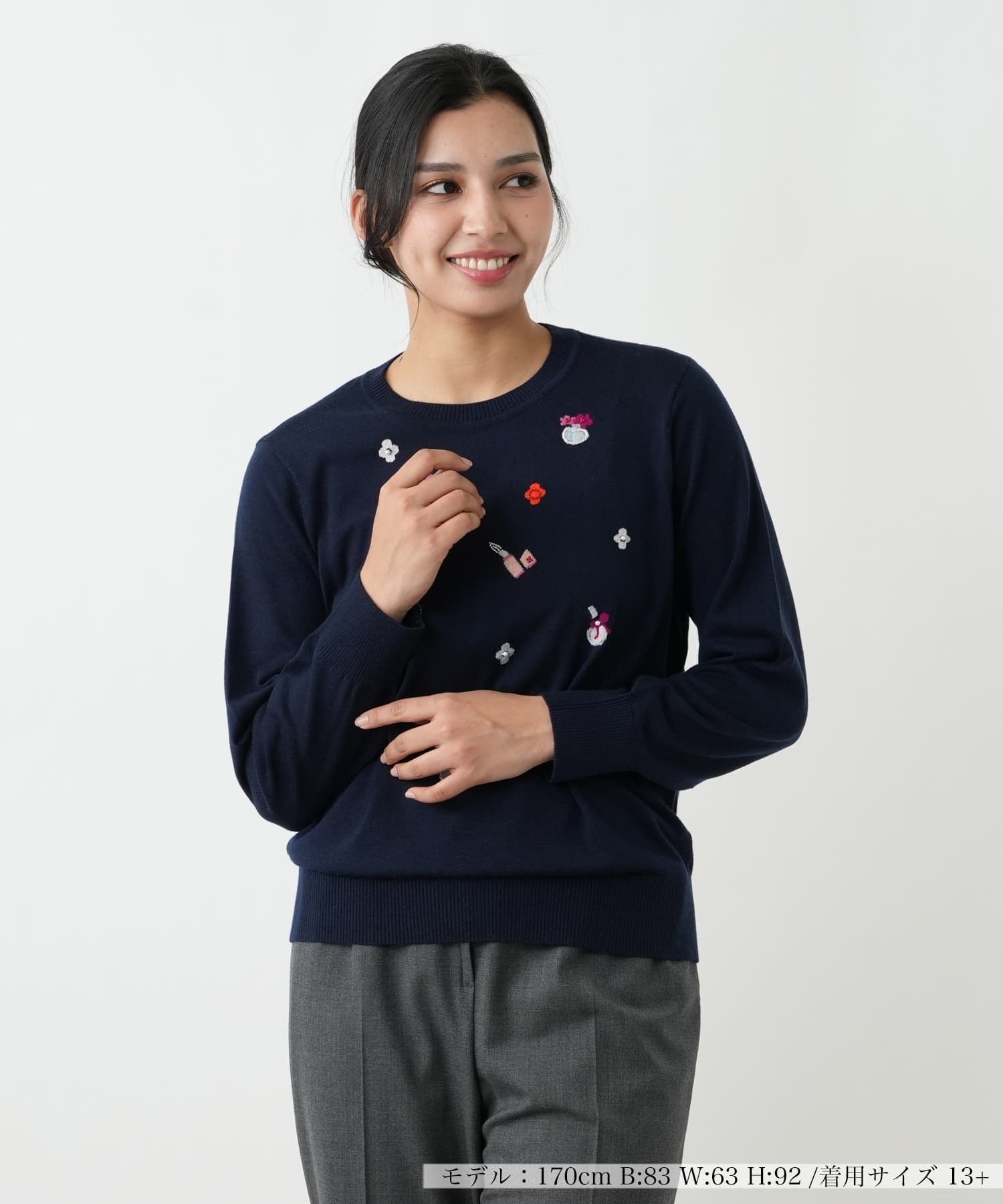 店舗人気】モチーフ刺繍クルーネックセーター【Leilian WHITE LABEL