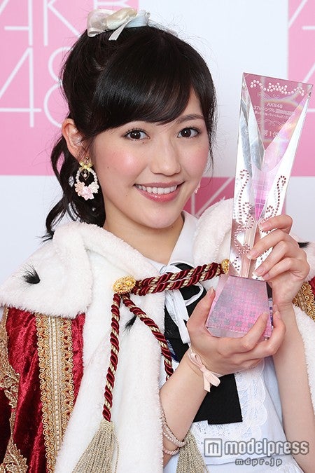渡辺麻友、総選挙を初制覇＜コメント全文／第6回AKB48選抜総選挙