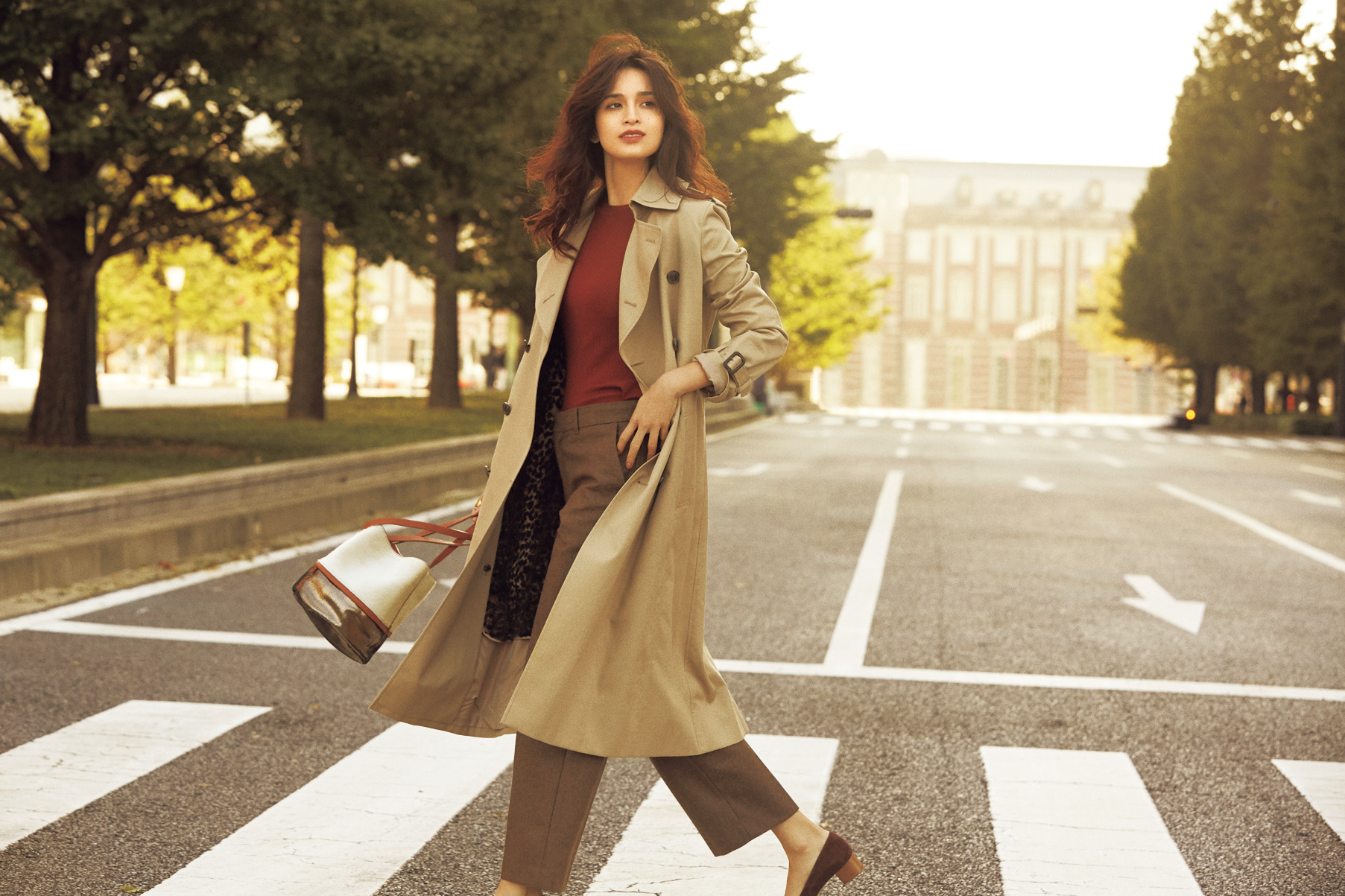 10万円以上出しても損しない！名品トレンチ5選 | CLASSY.[クラッシィ]