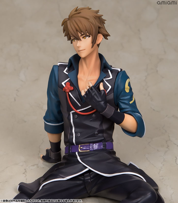 FIGURE-034591_10.jpg