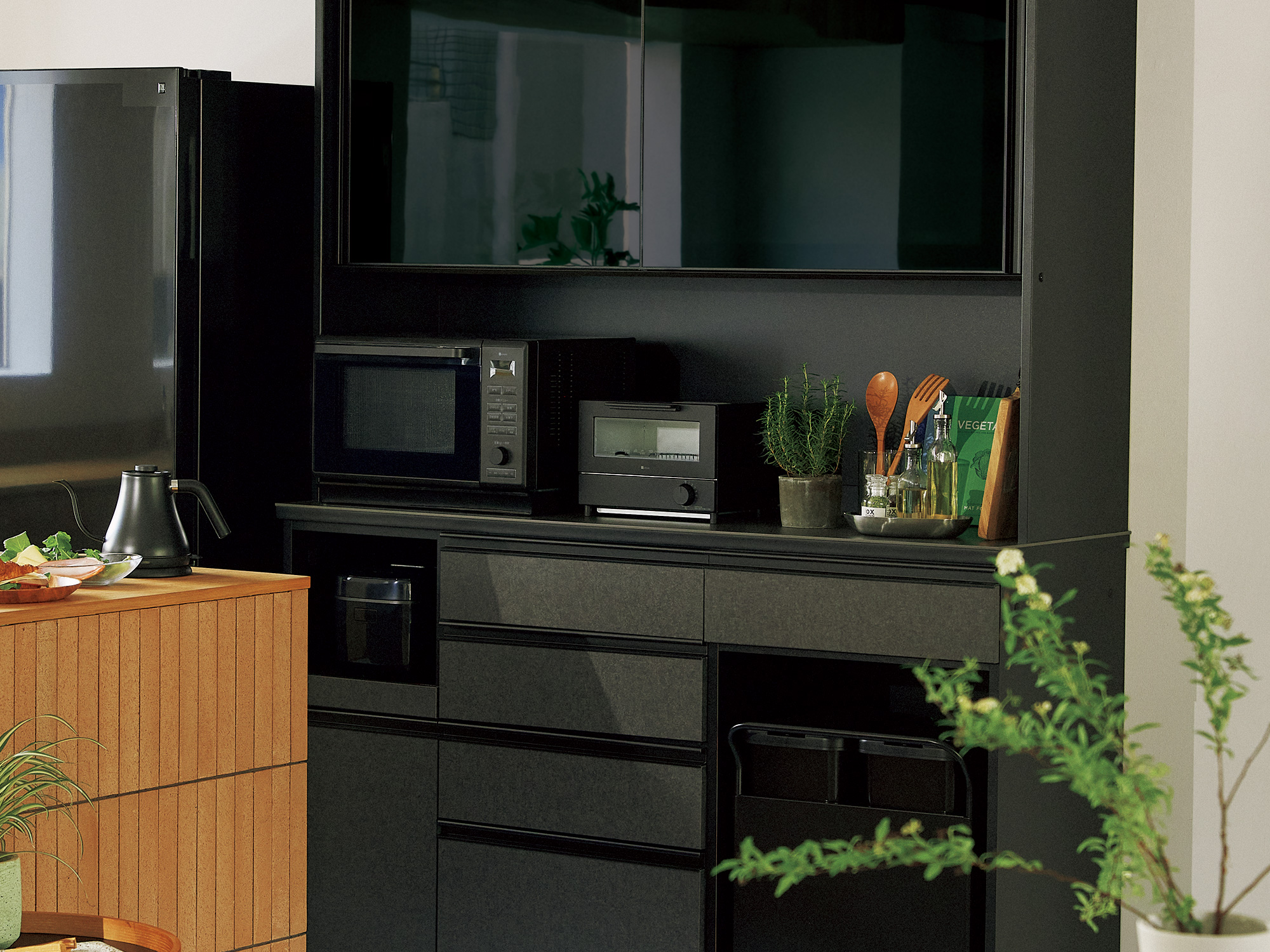 &Comfy Room 最強のベーシックカラーで、キッチンを使い勝手良くセミ