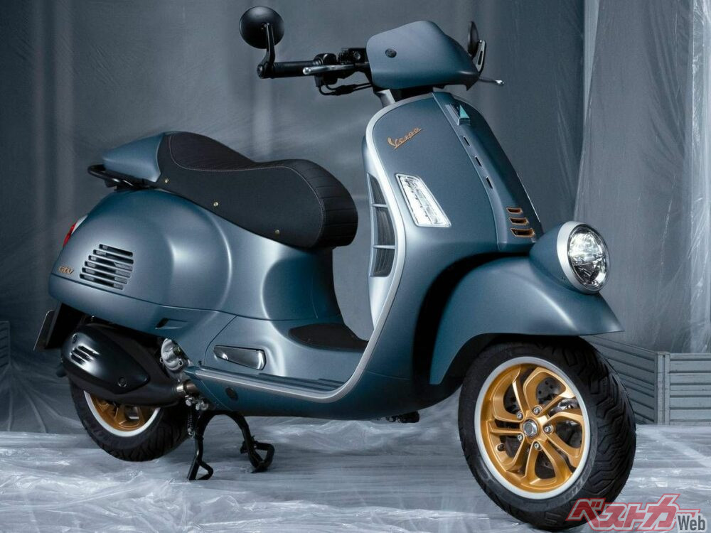 海外】ベスパのプリマベーラとGTV310に、伝説の工房“Officina 8”の名を