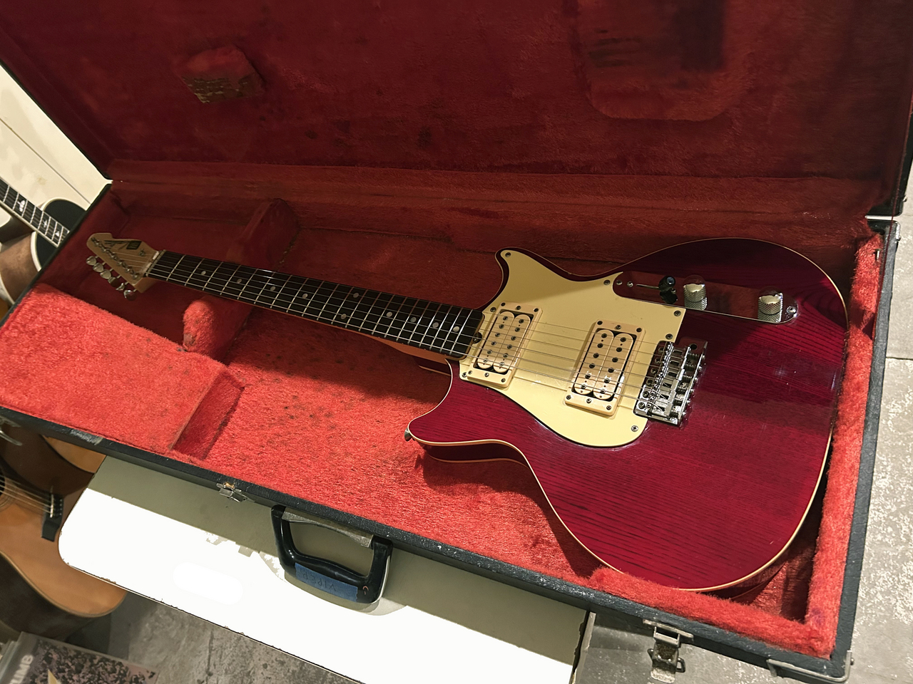 Strings & Things in Memphis STRINGS & THINGS IN MEMPHIS Custom