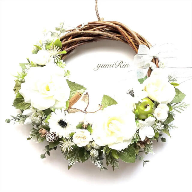 ❤️SALE❤️ホワイトローズのリース♡冬リース♡フラワーリースの通販