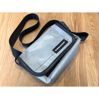 FREITAG（メッセンジャーバッグ ・ グレー/灰色系）のフリマアイテム一覧