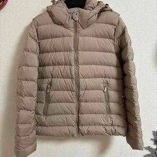 Pyrenex（ダウンジャケット ・ ベージュ系）のフリマアイテム一覧