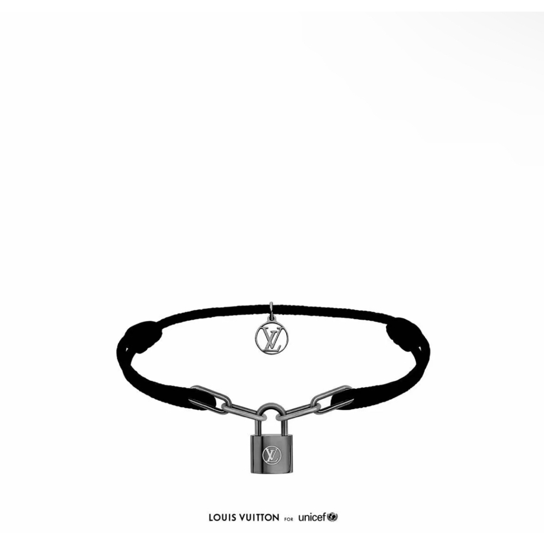 LOUIS VUITTON - 24時間限定価格 平野紫耀着用 ルイヴィトン シルバー