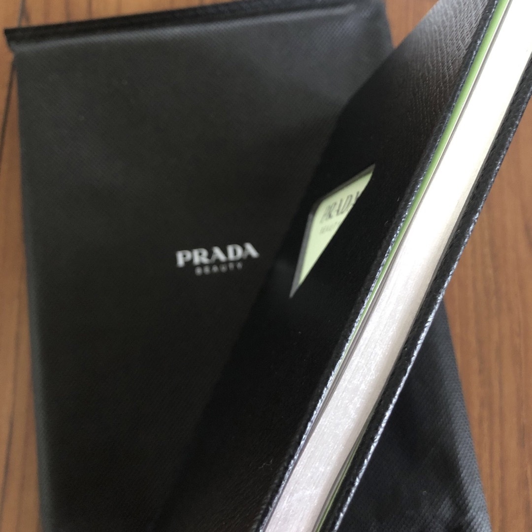 PRADA - プラダ シュシュの通販 by Cherry's shop｜プラダならラクマ