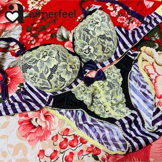 aimer feel（ブラ&ショーツセット）のフリマアイテム一覧