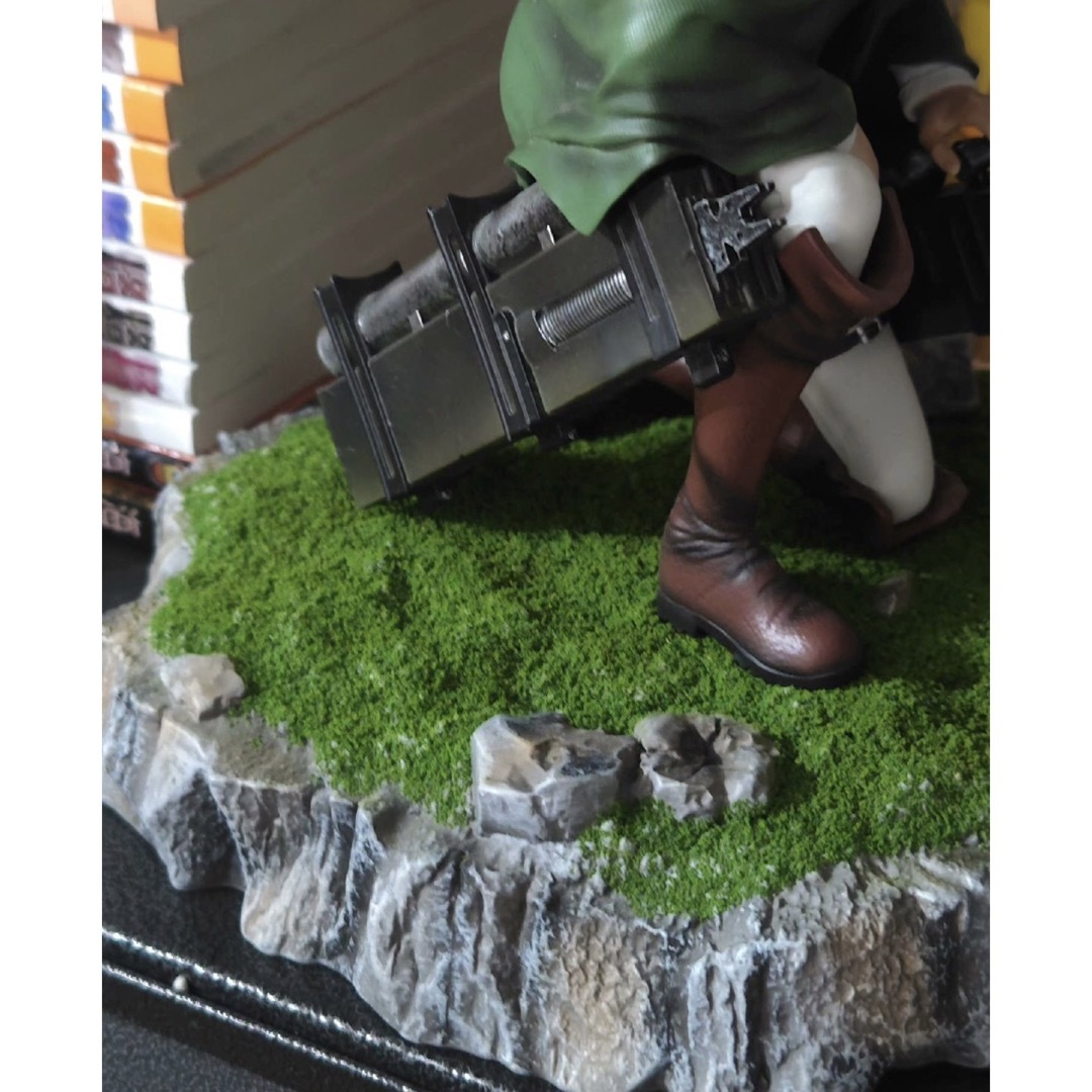 エルヴィン·スミ リヴァイ 進撃の巨人 フィギュア ガレージキットの